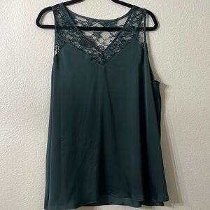 Torrid green tank with lace neckline. Size 2X EUC